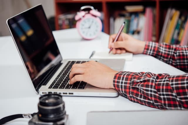 Templat Aplikasi Pelacak Kelas & Kehadiran Gratis untuk Tutor & Pusat Pelatihan